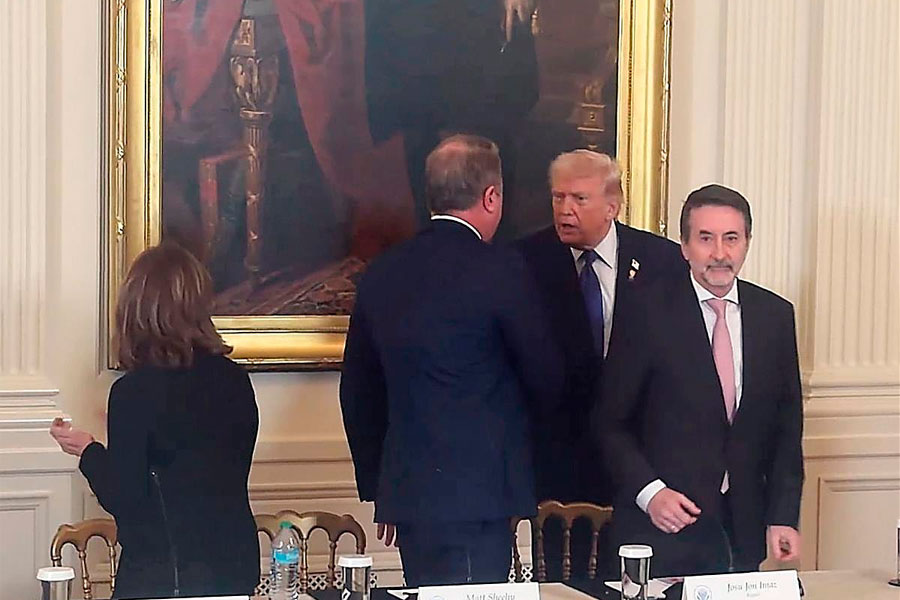 Imaz, el CEO de Repsol, lamiendo las botas a Trump